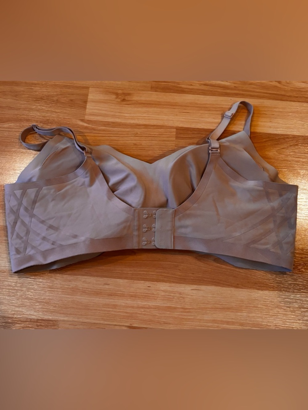 Honey Love Two-Pack Seamless Support Bras — Black & Nude - Picture 7 of 8